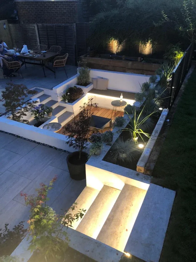 Garden steps lighting